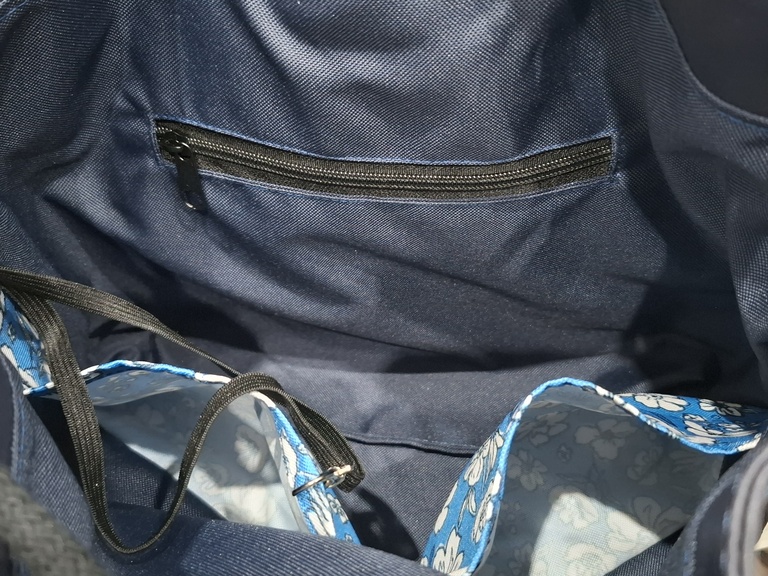 Granatowa torebka bucket bag w kwiaty (5)